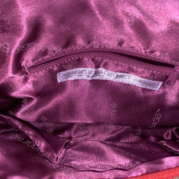 Maggie Bags Red Seat Belt Style Wristlet - Picture 8 of 8